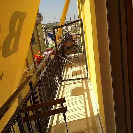 Il Sole Del Mediterraneo فندق مبيت وإفطار 3*